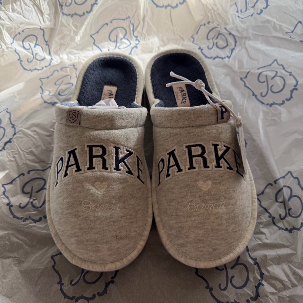 Parke Brunch slippers W6 NWT